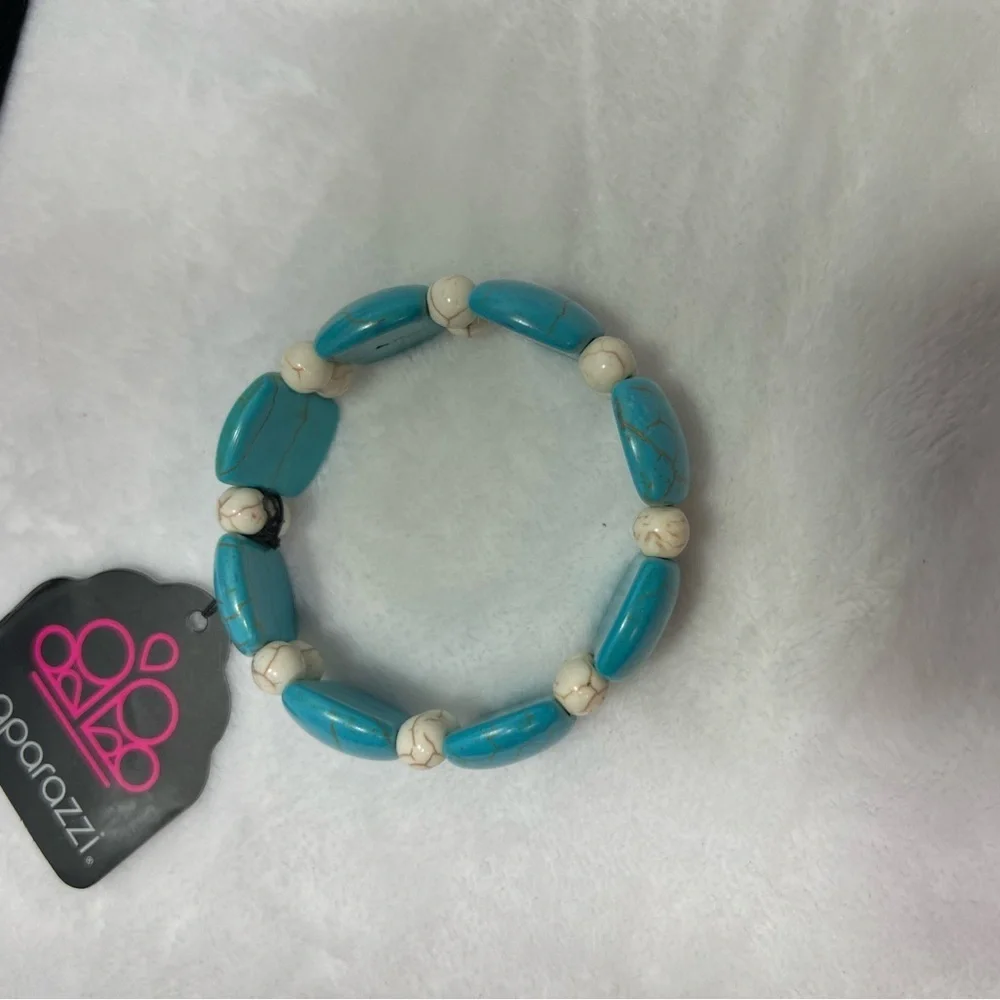 Paparazzi’s NWT Faux Turquoise and Cream Beaded Slip-On Band Bracelet